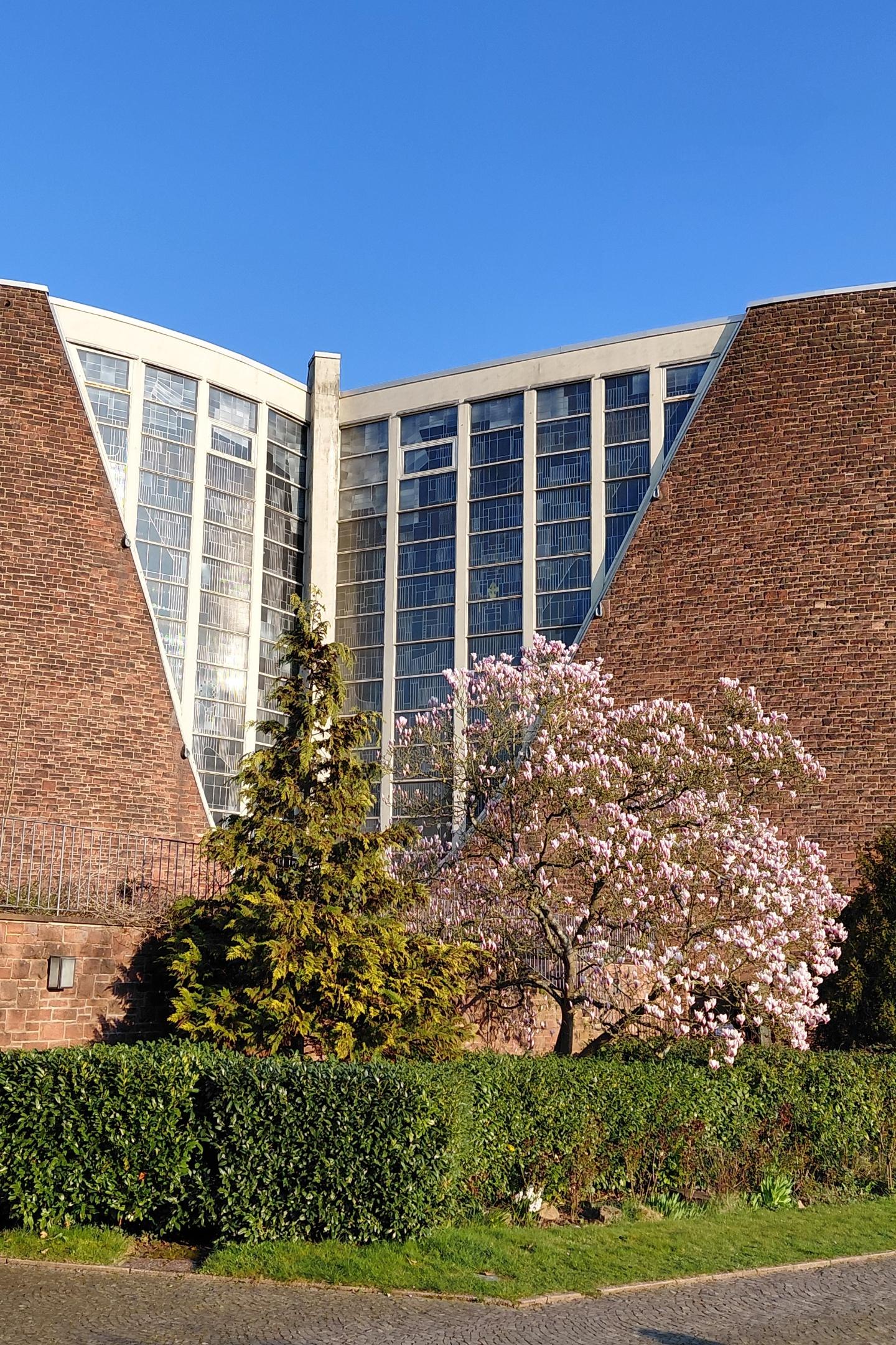 Kirche Maria Königin Saarbrücken