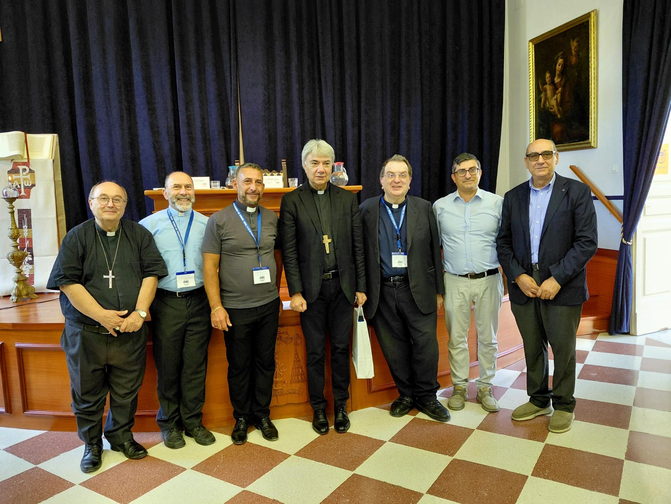 Le voci della giornata insieme al Cardinale Domenico Battaglia e al delegato don Gregorio Milone (c) MCI Saar Le voci della giornata insieme al Cardinale Domenico Battaglia e al delegato don Gregorio Milone