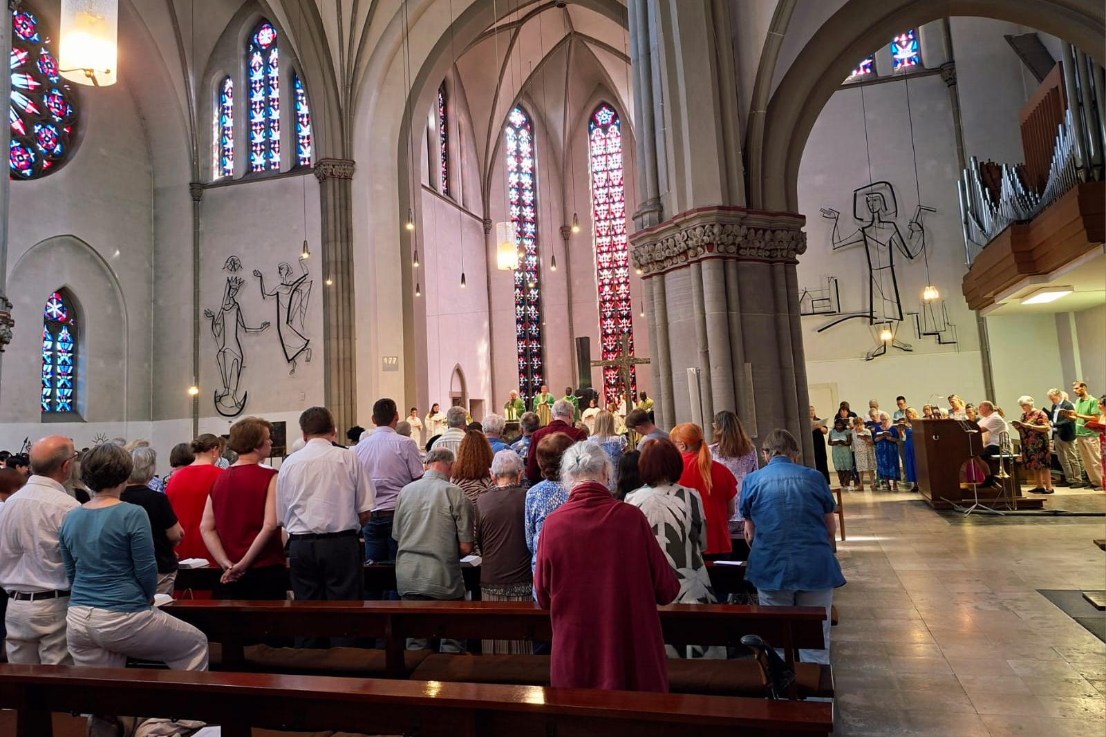 Messa solenne nella chiesa St.Josef in occasione della celebrazione di saluto a Father Anthony
