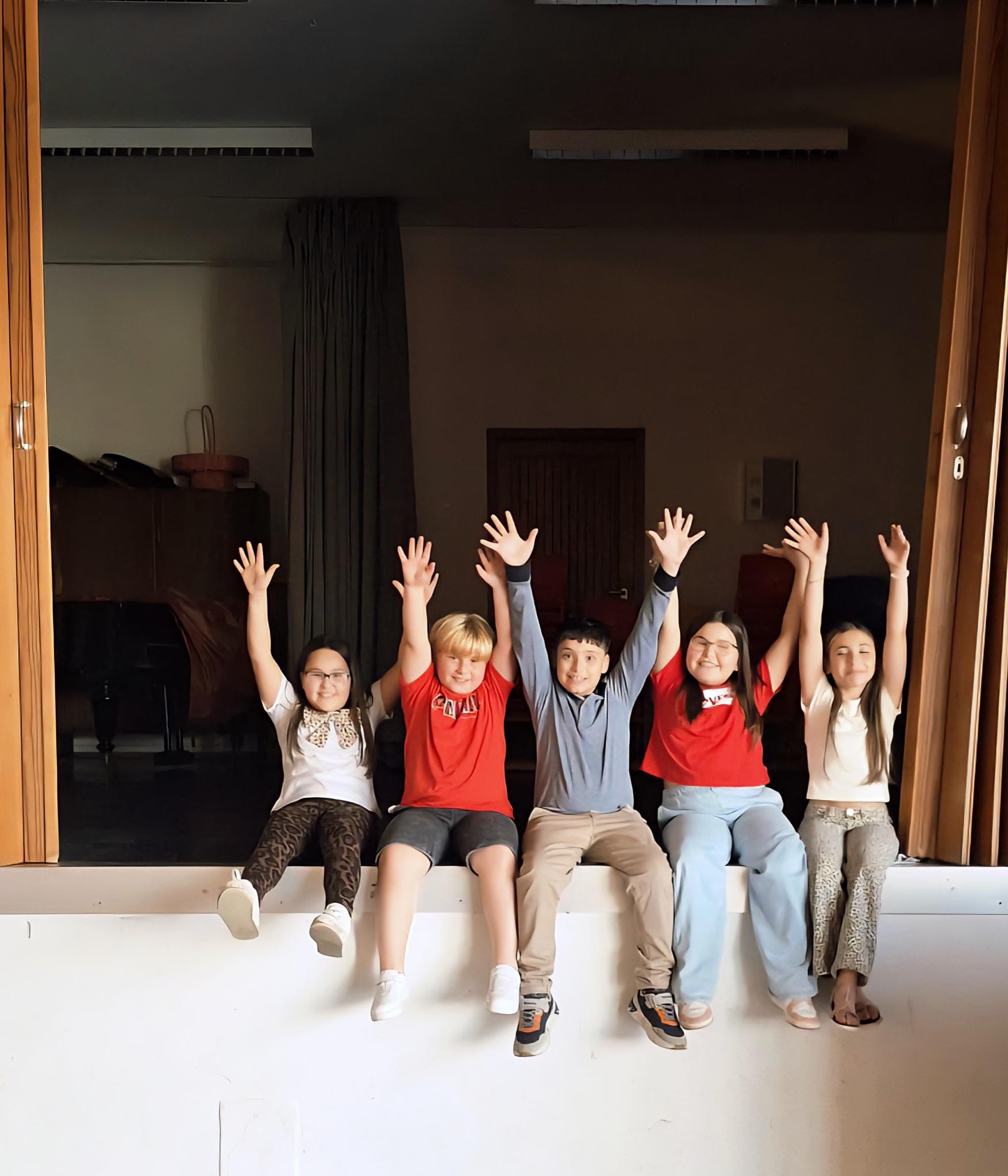 Un momento di catechesi con i bambini della Prima Comunione prima della celebrazione del Corpus Domini (c) MCI Saar Un momento di catechesi con i bambini della Prima Comunione prima della celebrazione del Corpus Domini